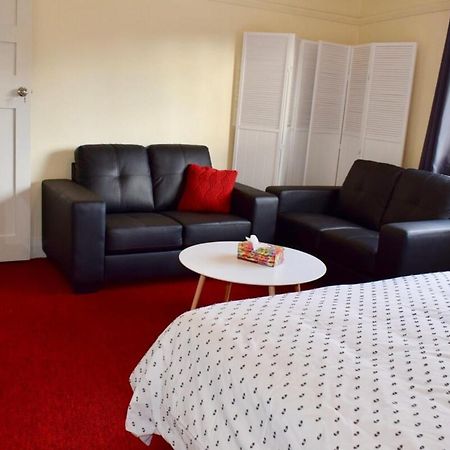 Comfortable 3 Bedroom Apartment In Trendy Haberfield Sidney Exterior foto