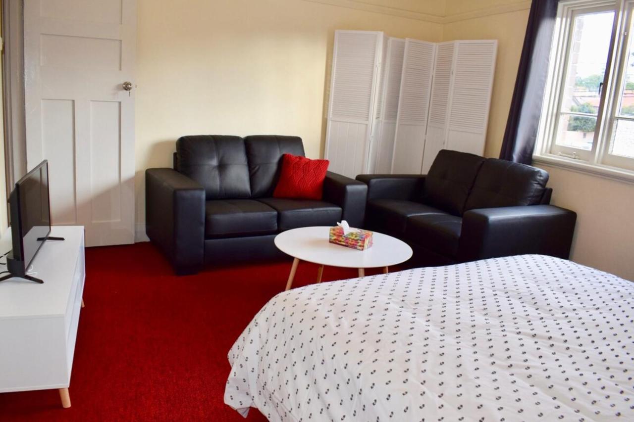 Comfortable 3 Bedroom Apartment In Trendy Haberfield Sidney Exterior foto